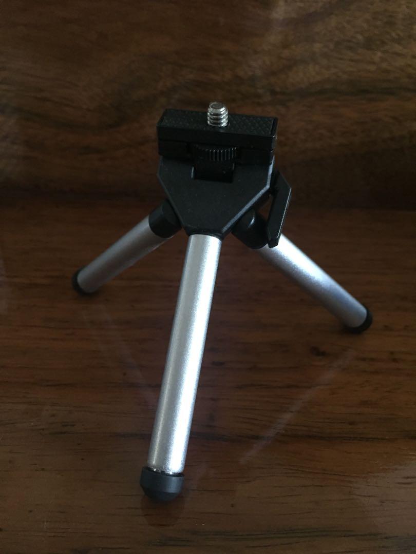 Mini tripod stand (Category: Mounts & Holders) located in Manila. Submitted by danalou (Listing ID 1025276667, Image 3). Description: .