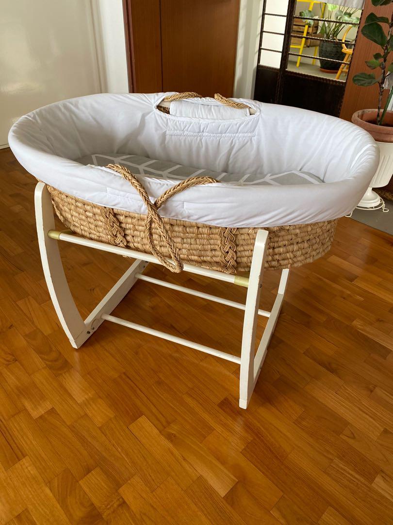 self rocking moses basket