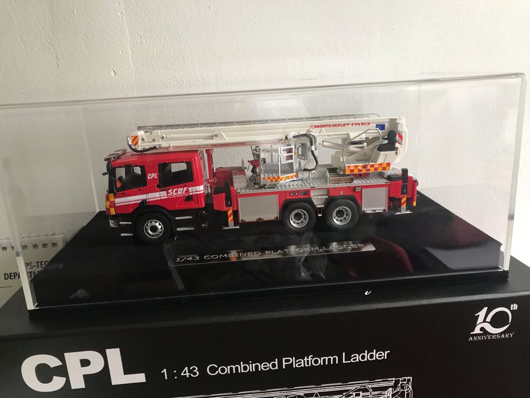 SCDF Combined Platform Ladder, Furniture & Home Living, Kitchenware ...