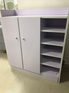 Shoe cabinet