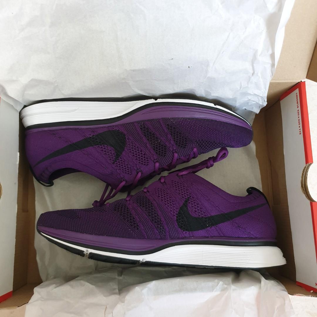 Purple flyknit trainer store
