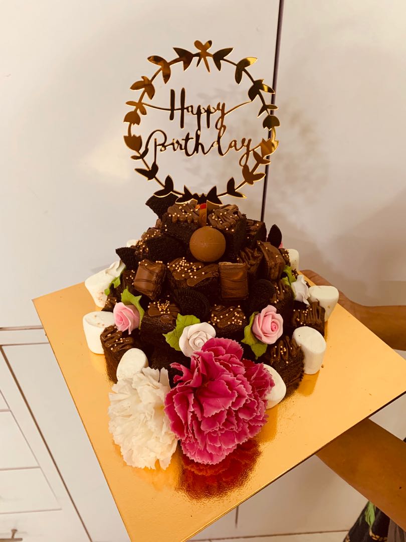 Brownie birthday cake | Birthday cake brownies, Birthday cake alternatives,  Birthday brownies