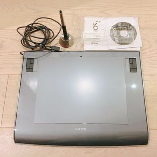 （分類：）位於 。 由 ndkarousell 提交（商品編號 123482986，圖片 1）。簡介： 。