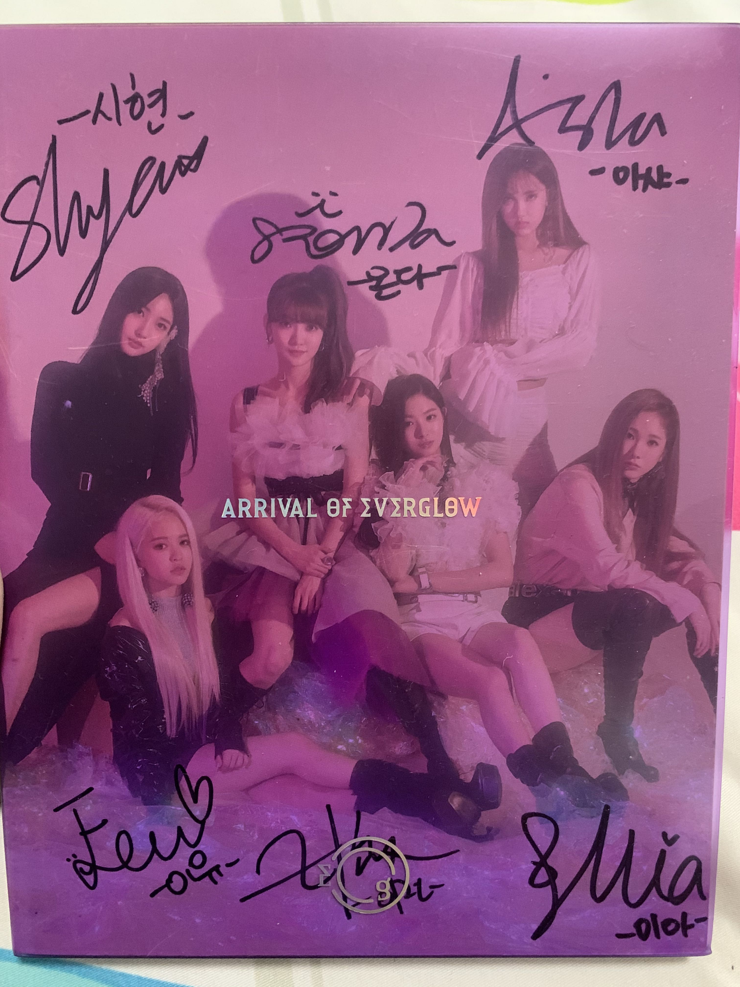 Wts Everglow Arrival Of Everglow Mwave Signed Album Entertainment K Wave On Carousell
