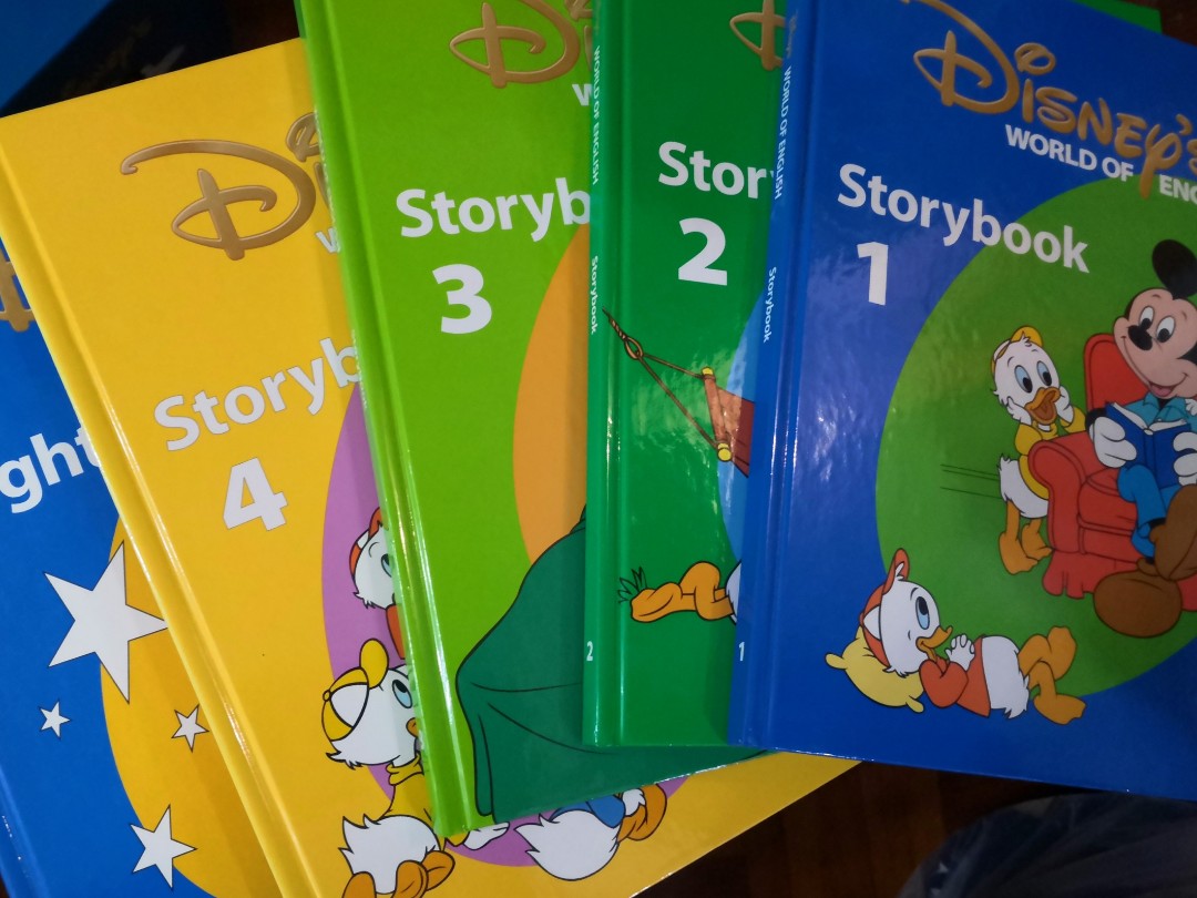 迪士尼Disney world of English 書籍CD, 興趣及遊戲, 書本& 文具, 小說