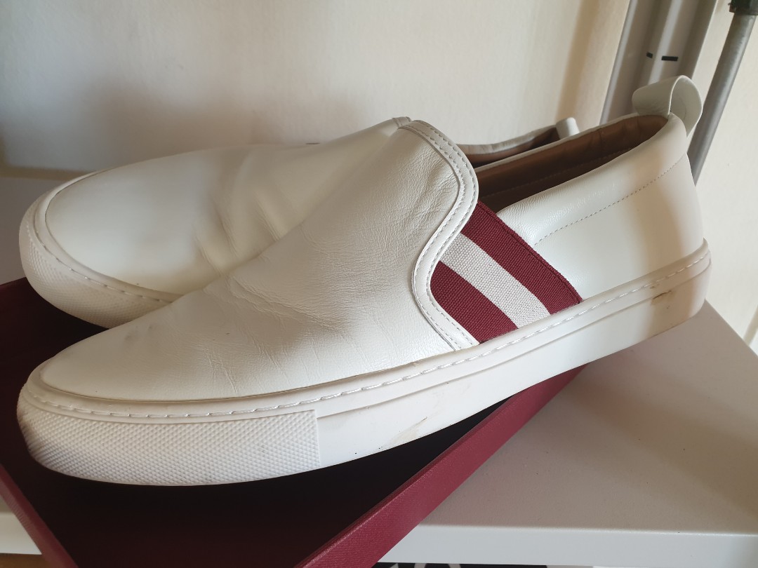 Bally herald slip on top