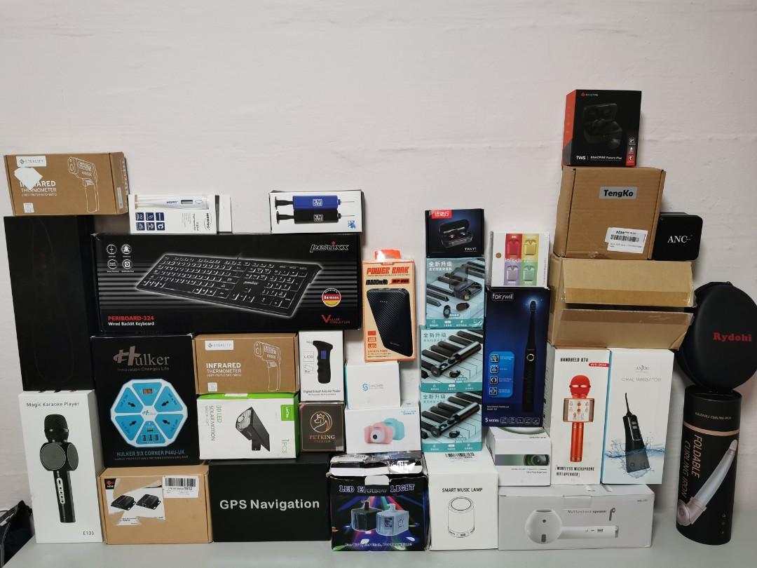 bundle D (Category: Other Mobile & Gadget Accessories) located in Singapore. Submitted by nicolelow97 (Listing ID 1027232703, Image 1). Description: .