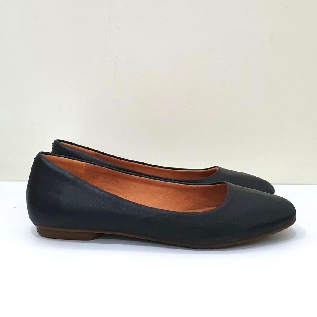 womens leather flats