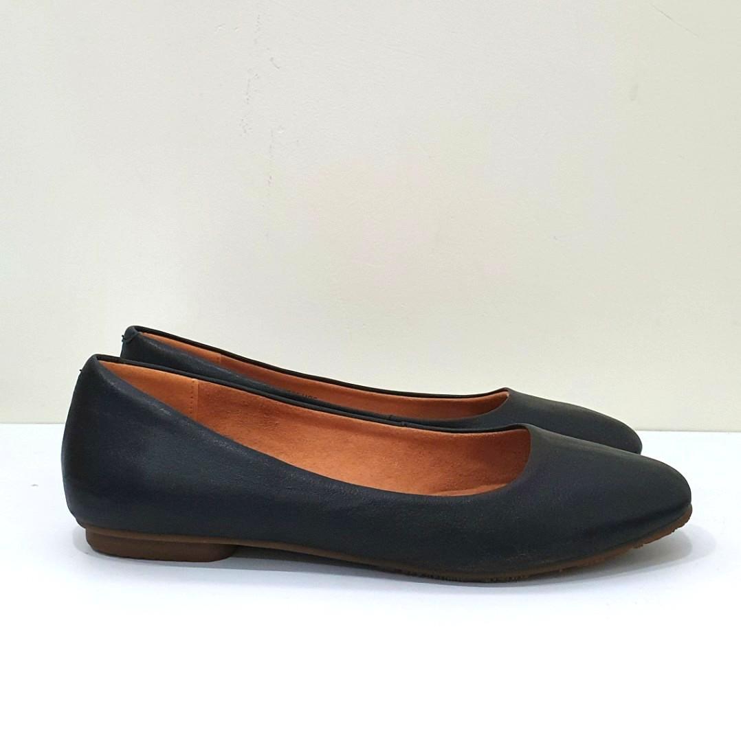 Hush Puppies Comfort Walk Leather Flats 