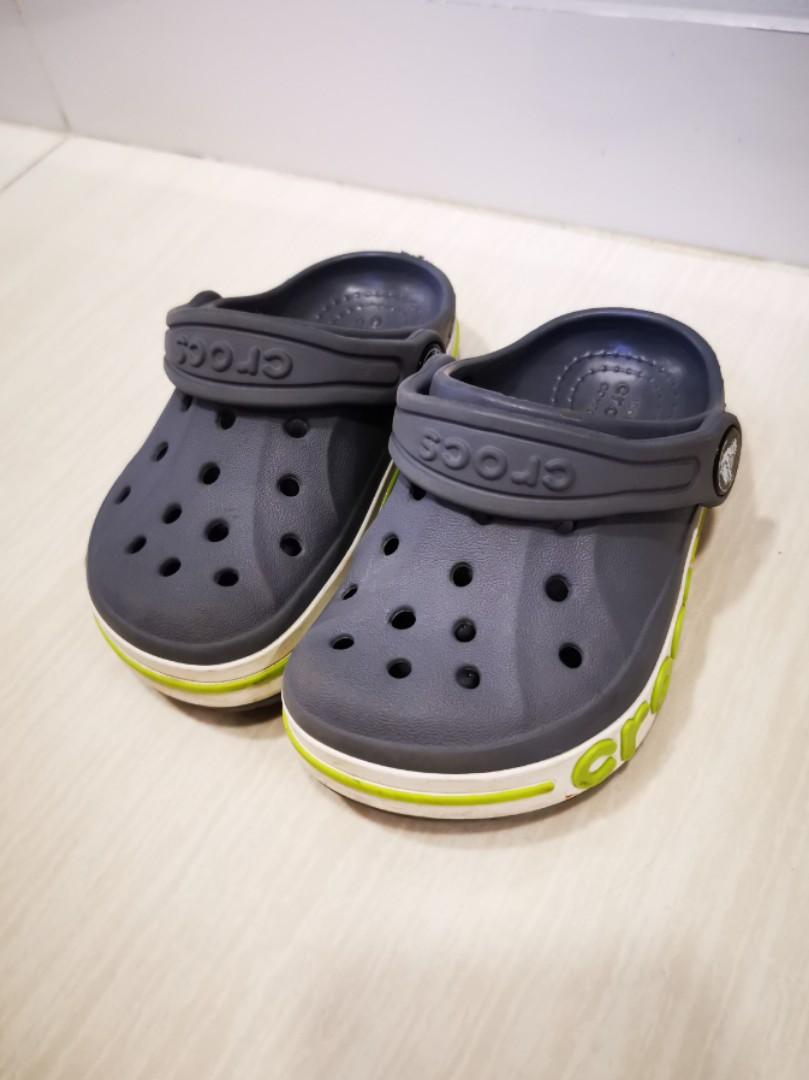 boys crocs size 1