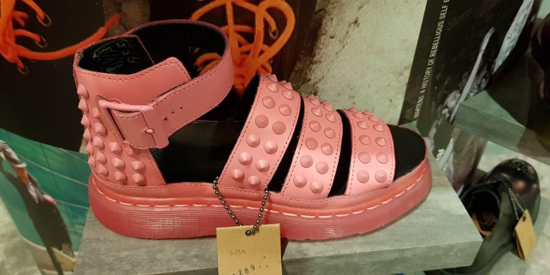 Doc marten 2025 studded sandals