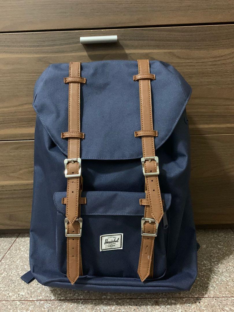 Zalora herschel bag outlet