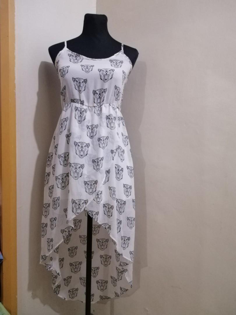 H&M Mullet White Dress (Category: Dresses) located in Taguig. Submitted by fruity_mint (Listing ID 1027463619, Image 2). Description: .