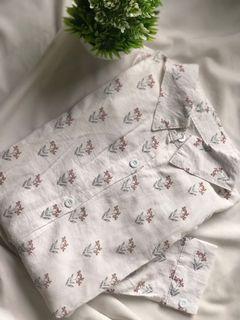 Kemeja motif putih