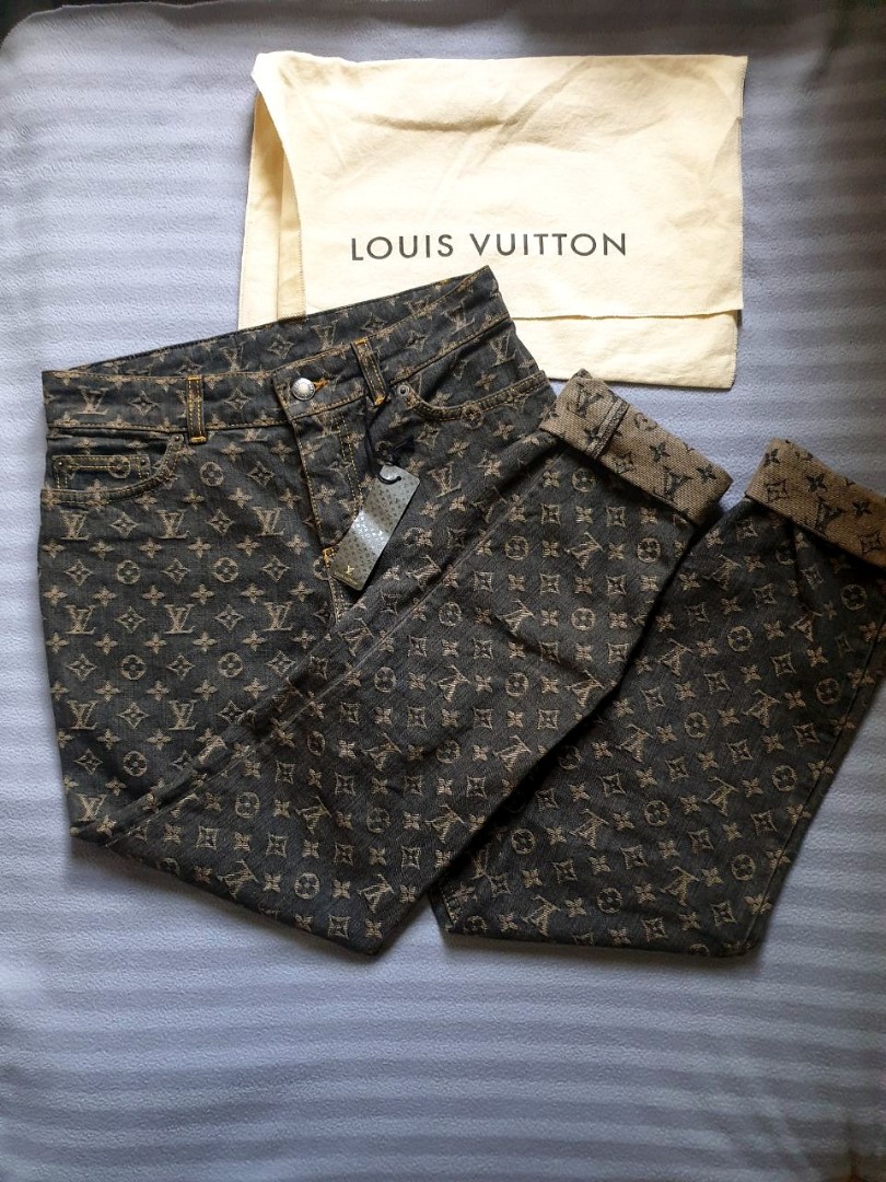 LOUIS VUITTON Stencil-effect Monogram Jogging Pants White. Size 36