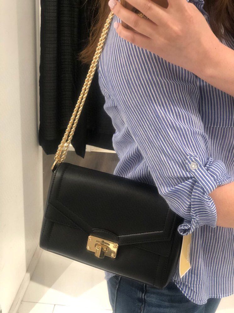 Michael Kors Kinsley Medium Flap Shoulder Bag, Women's Fashion, Bags &  Wallets, Shoulder Bags on Carousell