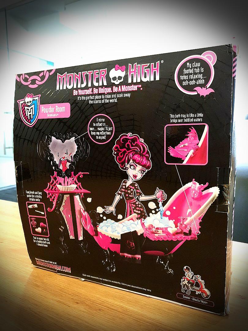 draculaura bath set