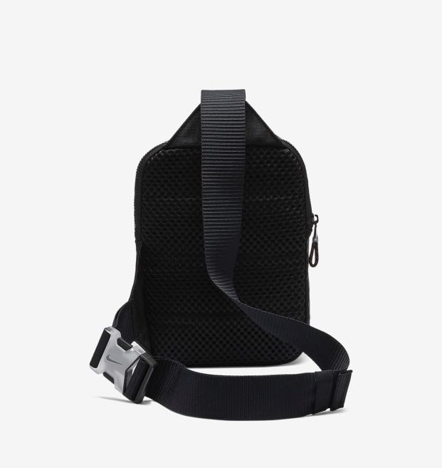 nike advance crossbody bag in black