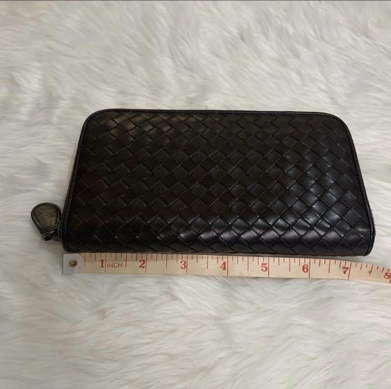 Original Bottega Veneta zippy wallet (Category: Luxury Bags & Wallets) located in Pasay City. Submitted by marialuxurybags (Listing ID 1027426572, Image 2). Description: Authentic Dark Brown Bottega Veneta Zippy Wallet from🇯🇵 In good used condition - No major flaws like rubbings or scratches. Comes as is Cash payment: Php 13.5k only Installment: Php 3,875 x 4 Payments in 2 months Disclaimer: Maria’s Luxury Bags is not associated or affiliated w