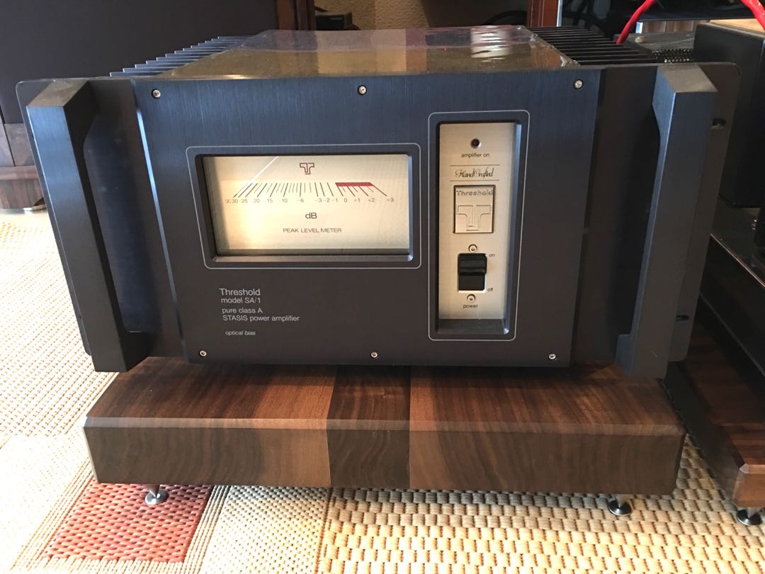 Pair of vintage Threshold SA1 monoblock power Amplifier Class A for