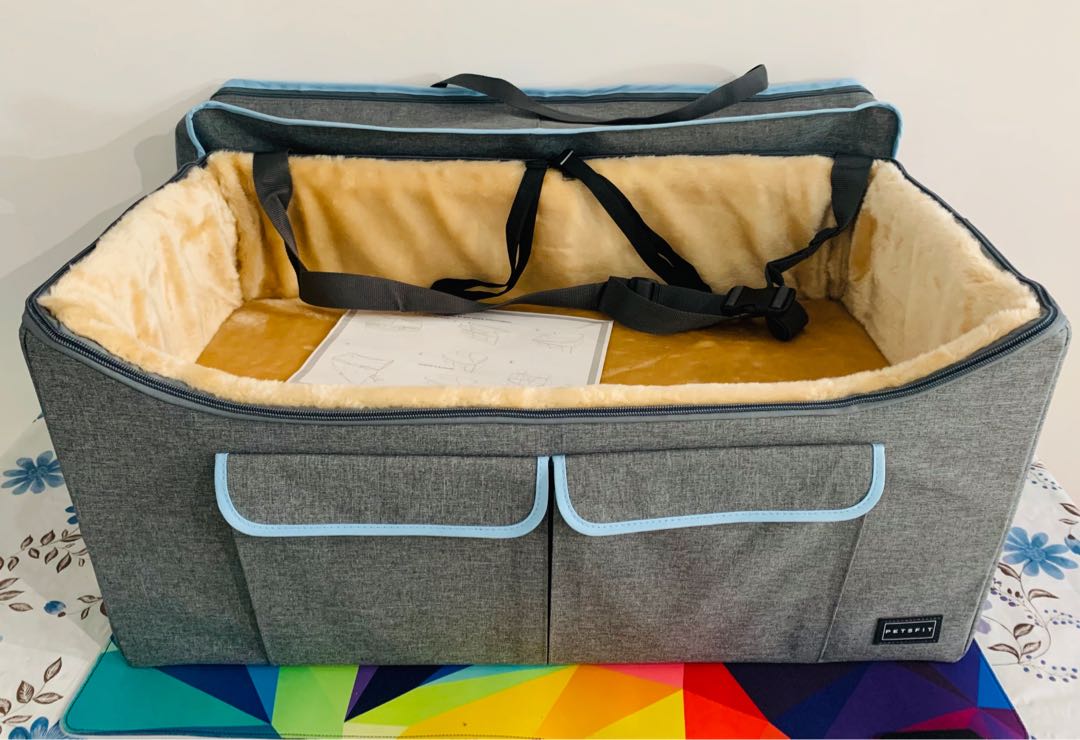 Petsfit Dog Car Booster Seat for Medium to Large Dogs with 2 Tethers