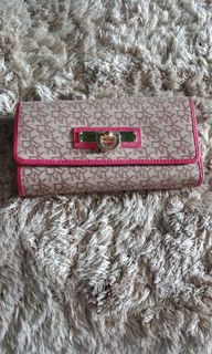 (Category: ) located in . Submitted by lovebysofea (Listing ID 1027255593, Image 1). Description: .