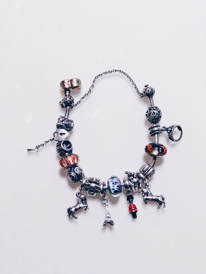Band of hearts safety chain charm online