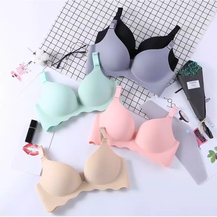 Bra Tanpa kawat /tanpa busa 100rb / 5pcs, Fesyen Wanita, Pakaian Wanita,  Lainnya di Carousell