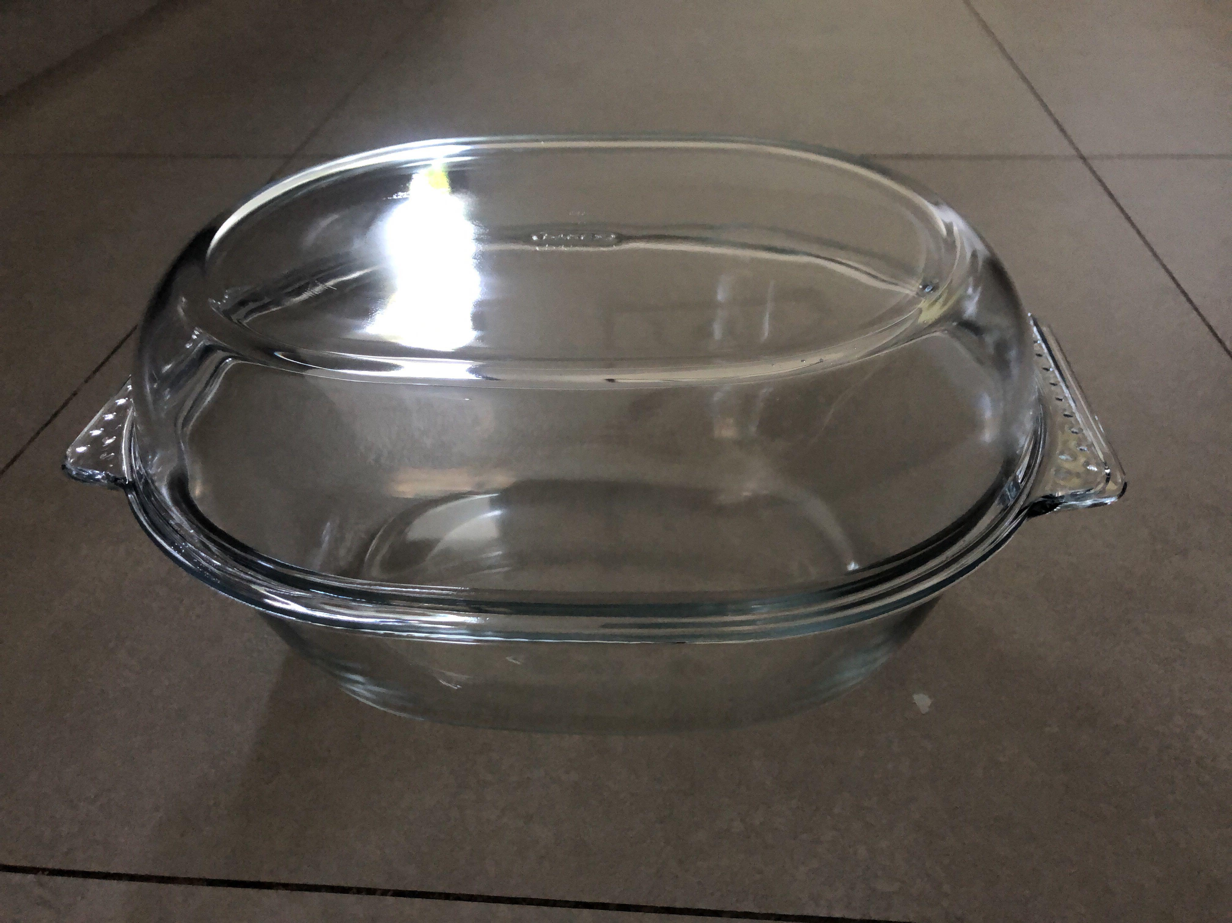 Pyrex Roaster with Lid, Furniture & Home Living, Kitchenware