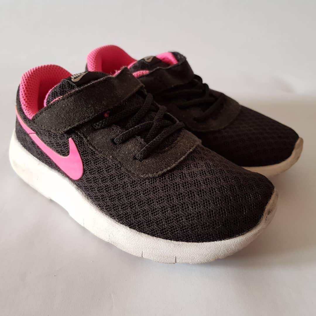 nike pink hitam