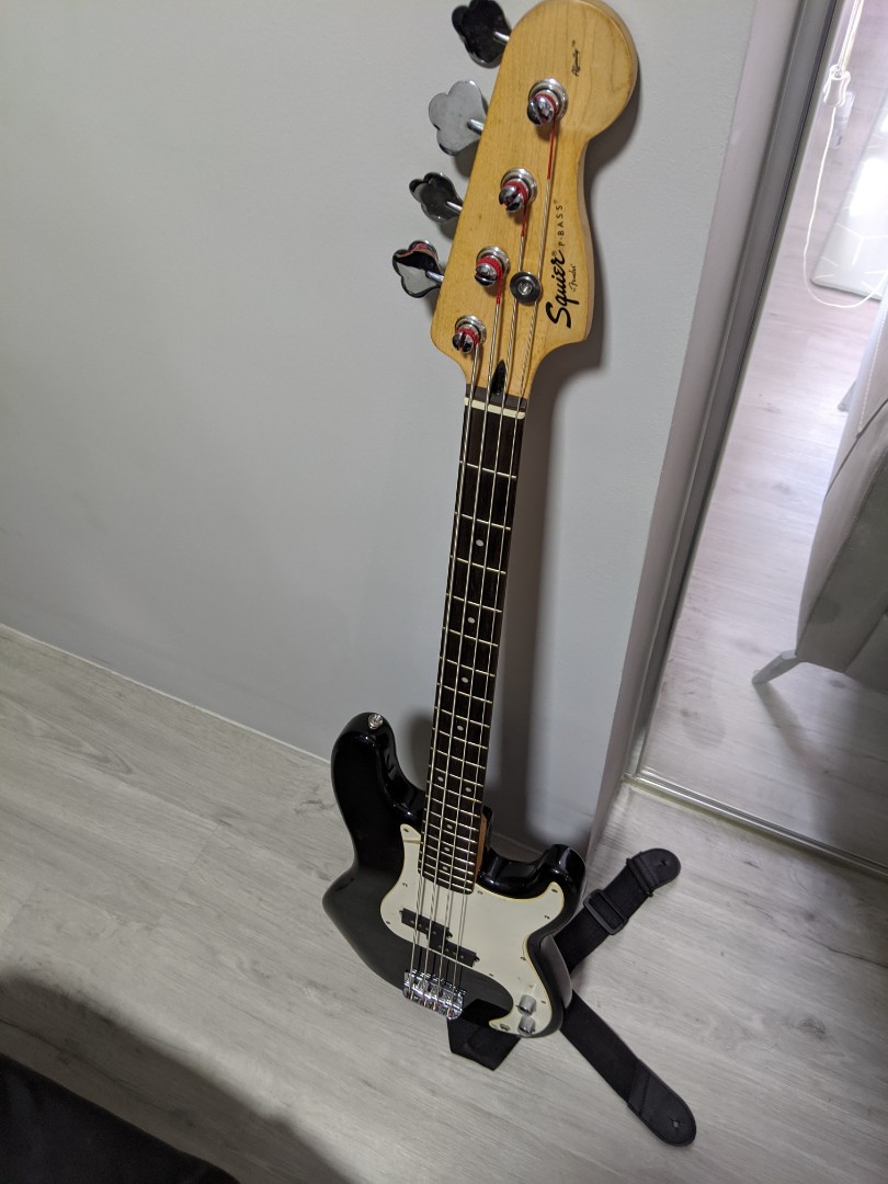 Squier PBass Affinity Series, Hobbies & Toys, Music & Media, Musical