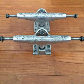 (Category: ) located in . Submitted by sundaygoods (Listing ID 1024436090, Image 1). Description: .