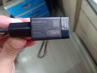 Used Sony charger di kasama usb wire