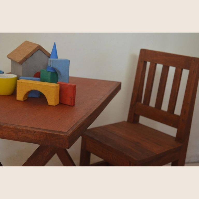 childrens table and chairs foldable