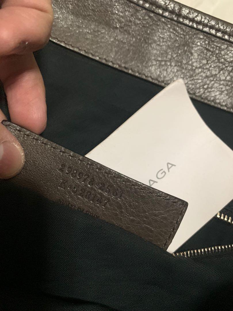 Authentic BALENCIAGA Bag (Category: Luxury Bags & Wallets) located in Manila. Submitted by mabuhaymiles (Listing ID 1027555612, Image 3). Description: Got this in Balenciaga Galeries Lafayette, Paris, France for 60,000 Pesos Good as new condition Really supple leather .