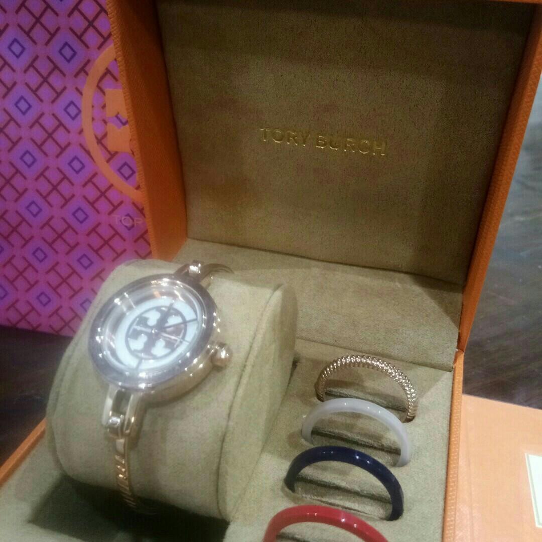 Authentic Tory Burch Reva Gift Set Bangle Watch MARKEDOWN, Women's Fashion,  Watches & Accessories, Watches on Carousell