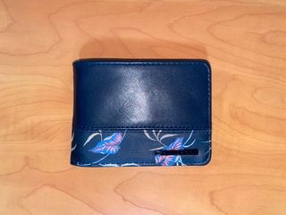 (Category: ) located in . Submitted by lost_closet (Listing ID 1027640852, Image 1). Description: .
