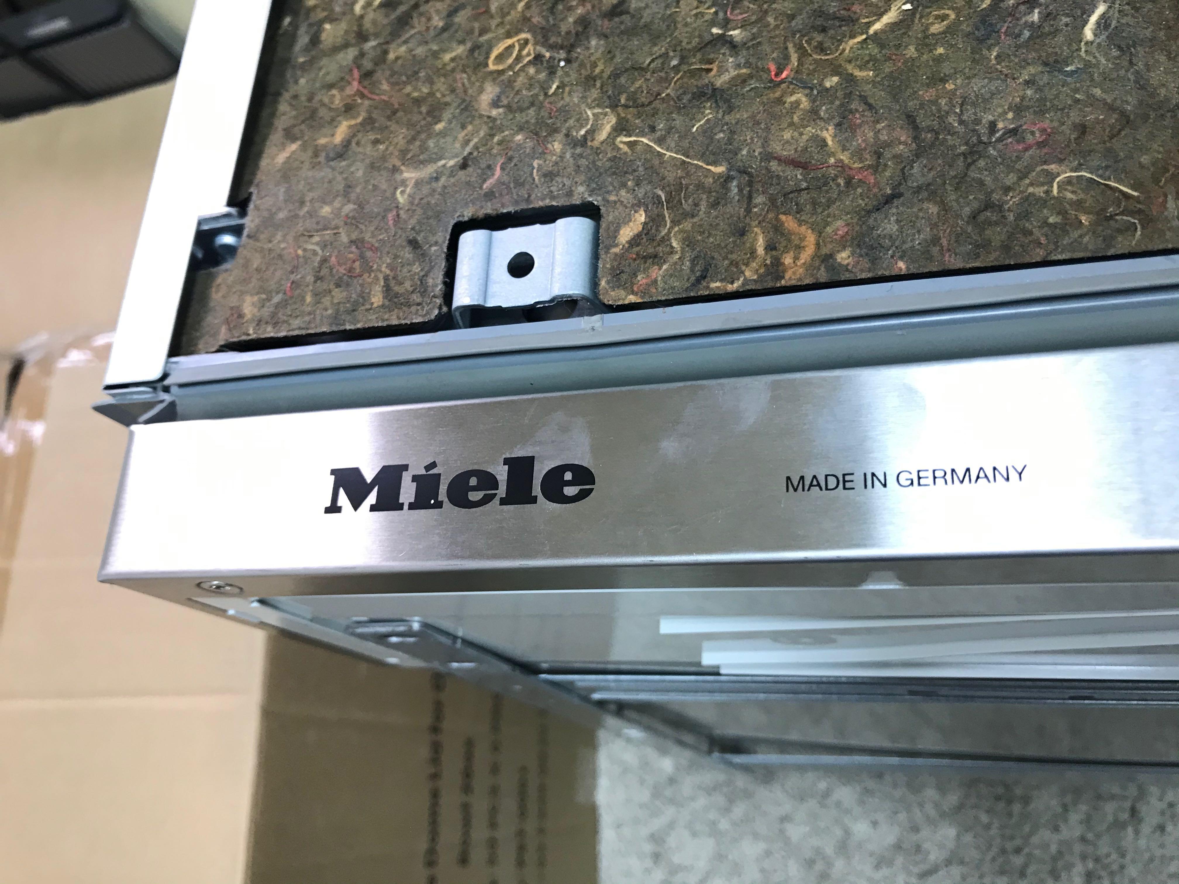 Miele Crystal G7106SCUSS 24 Inch FullConsole BuiltIn