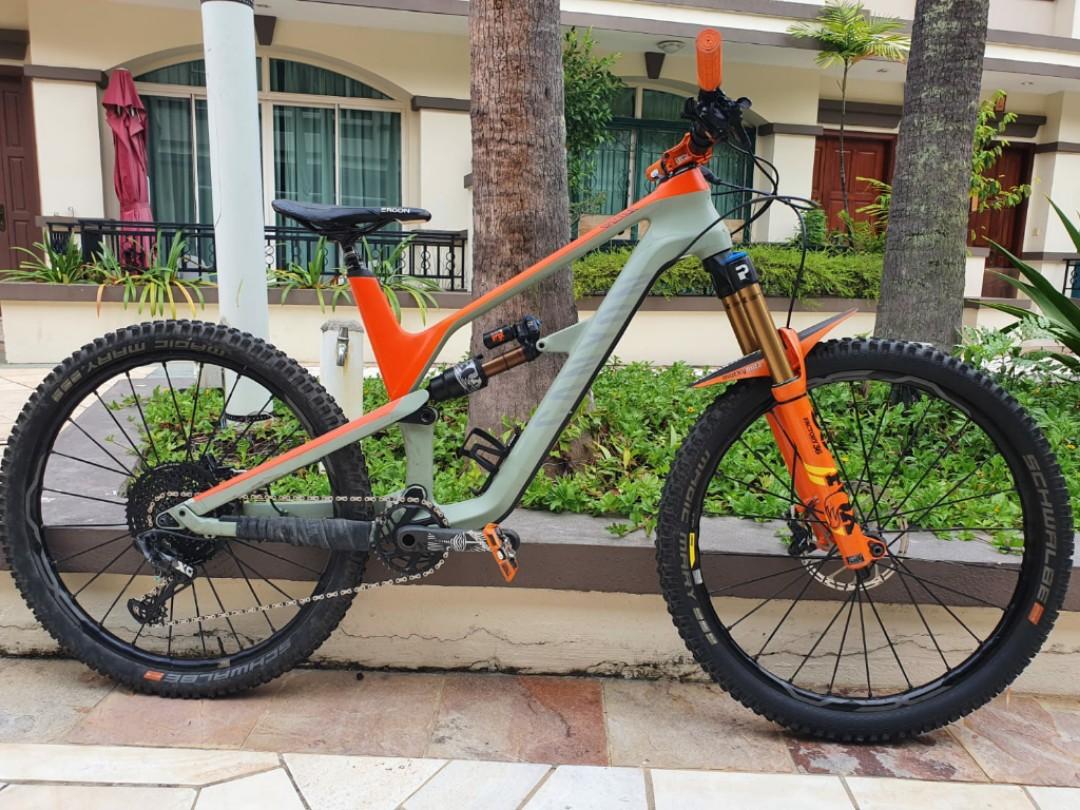 Canyon spectral cf 9.0 pro hot sale