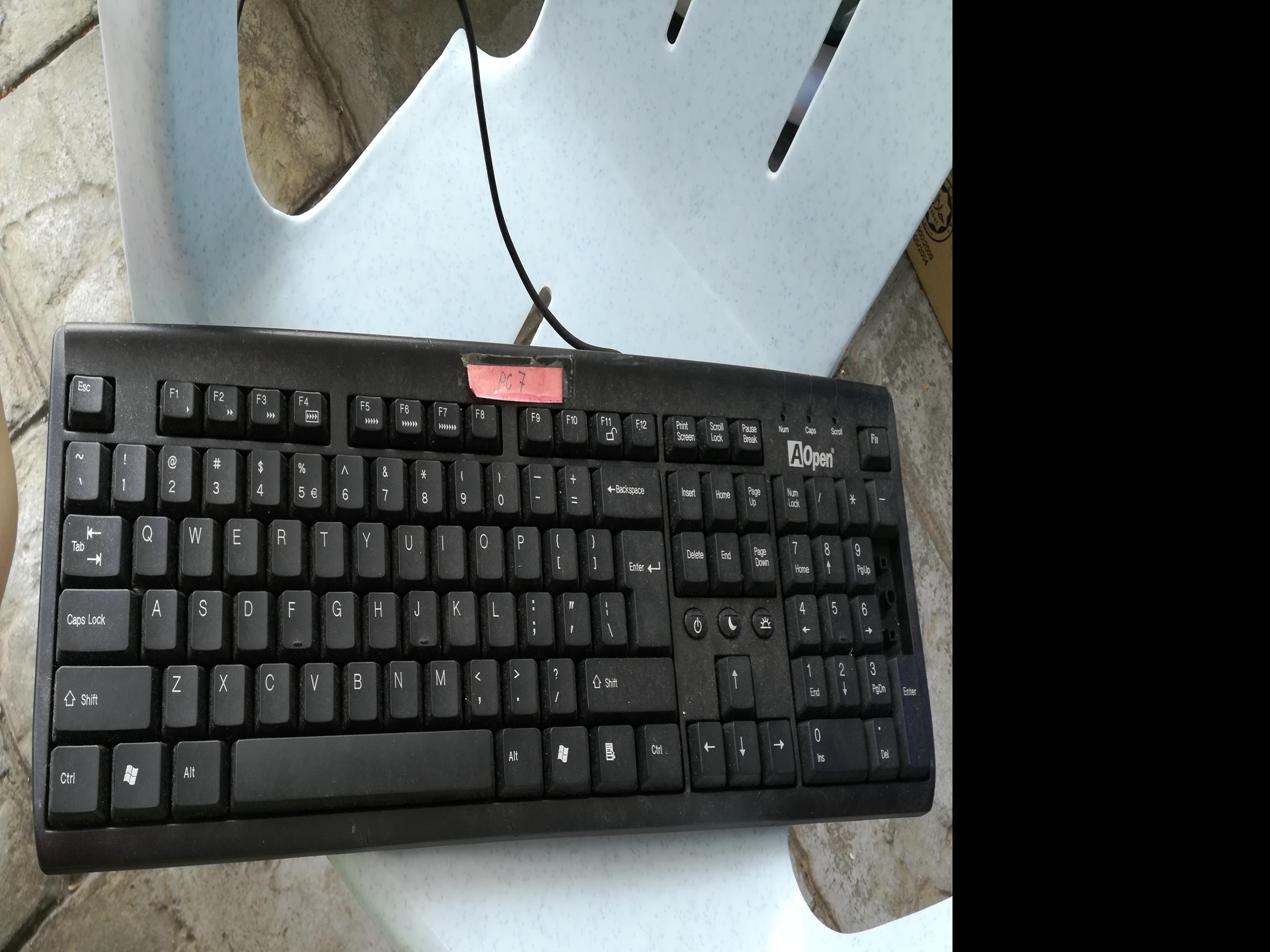 Computer Keyboard (Category: Computer Keyboard) located in Kuala Lumpur. Submitted by kakashi25 (Listing ID 1027586702, Image 2). Description: Only 1 key missing wasap.my/601118633863/compkeyboard.