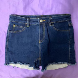 (Category: ) located in . Submitted by mauverose (Listing ID 1027683722, Image 1). Description: .