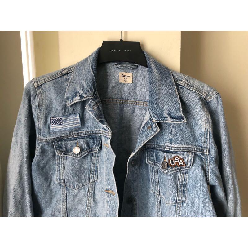 GAP (Category: Clothes) located in Mississauga. Submitted by amaswardrobe (Listing ID 1027472746, Image 3). Description: GAP Vintage-esque Short Icon Jean Jacket Light Indigo Tags; denim patch, no stretch.