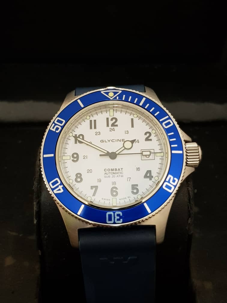 Glycine combat sale sub blue dial