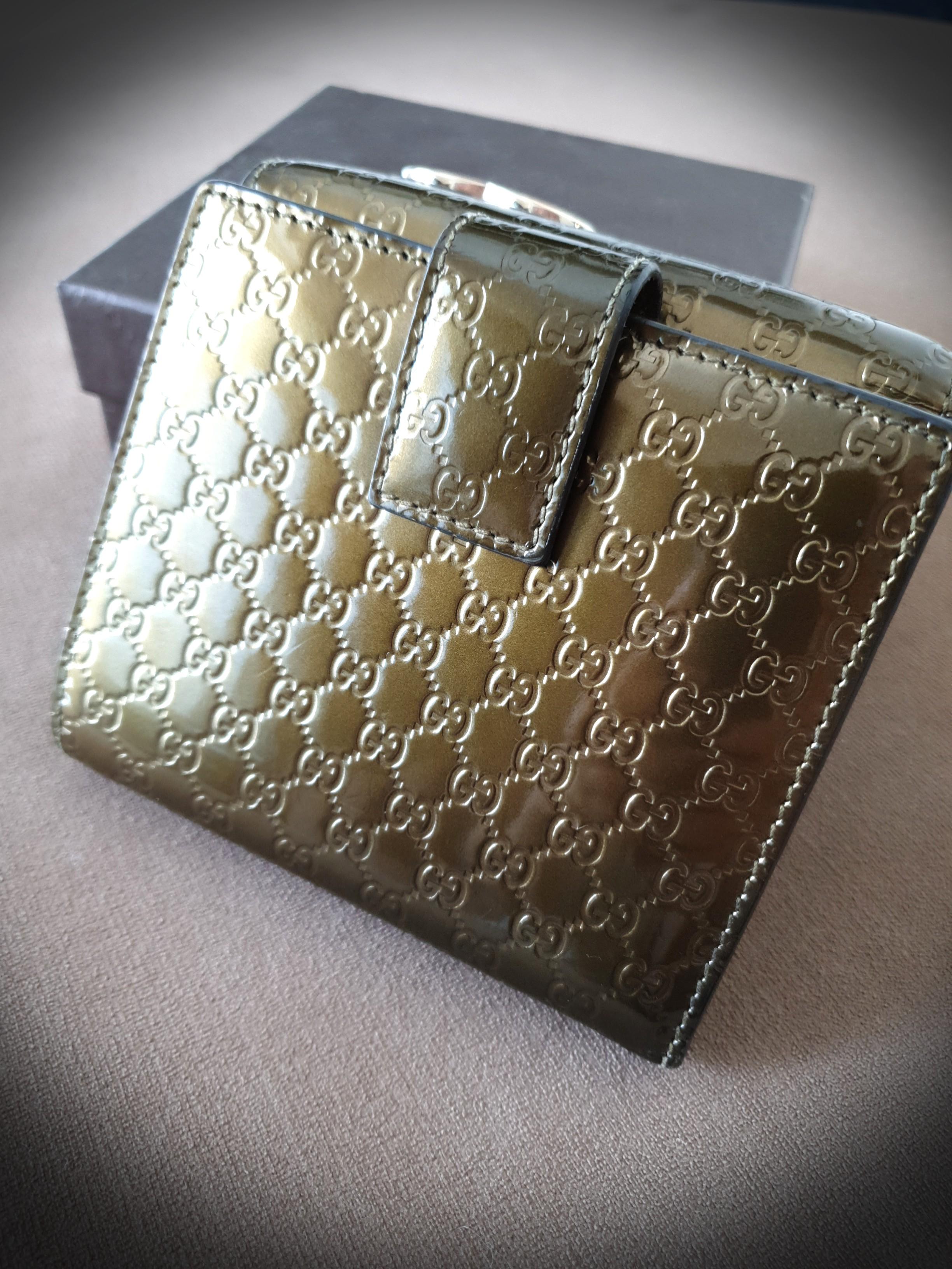 Gucci Wallet Sale, Leather GG Heart Plaque Olive Green