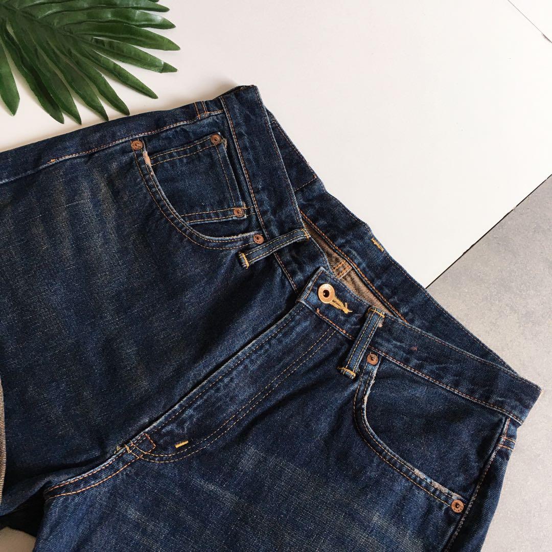 Highwaist cleancut denim short (Category: Jeans) located in Makati City. Submitted by acthings (Listing ID 1027517782, Image 2). Description: Size 32.