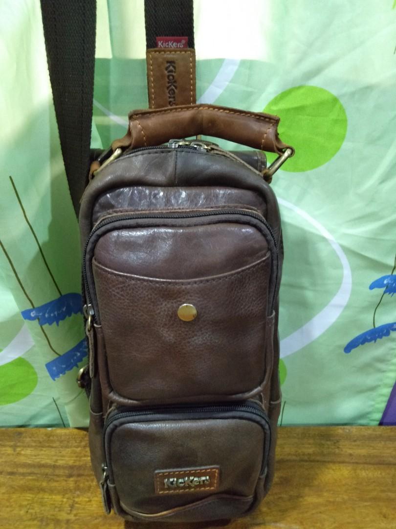 Kickers top sling bag
