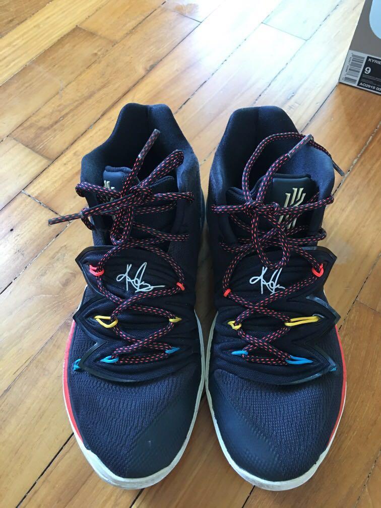 Kyrie outlet friends edition
