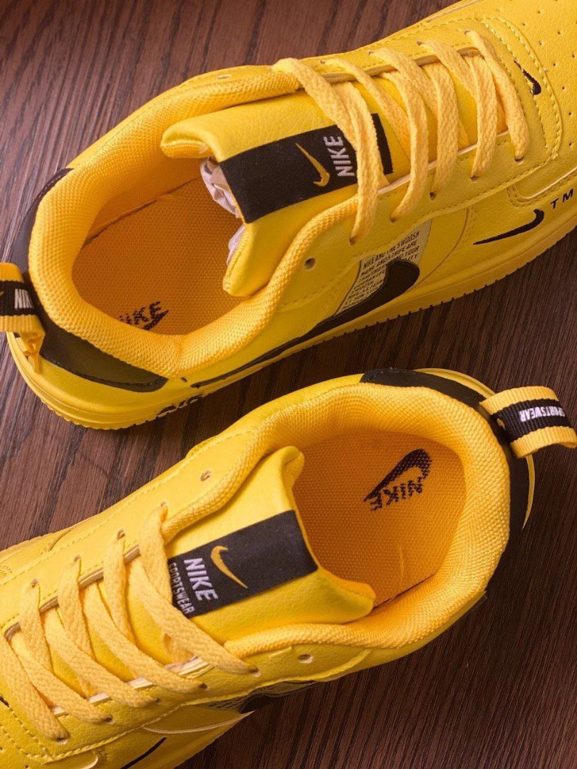 nike utility yellow