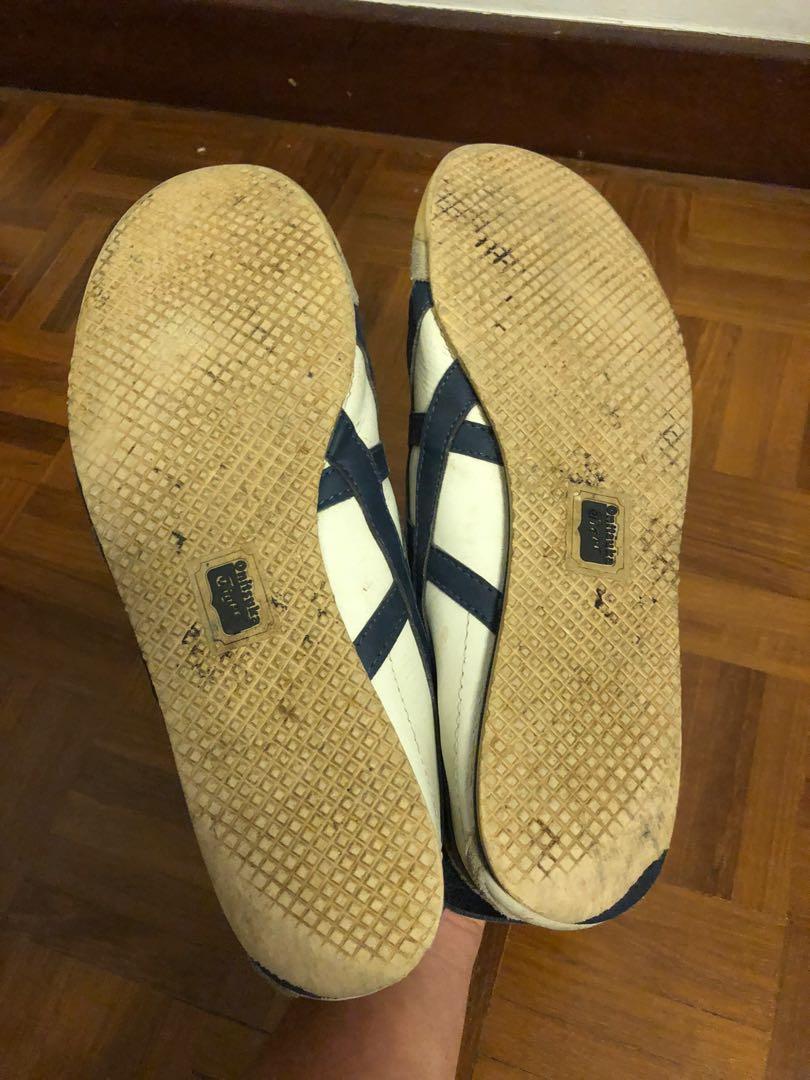 Onitsuka Tiger (Category: Sneakers) located in Singapore. Submitted by rolypolyyy (Listing ID 1027687492, Image 3). Description: USED ONITSUKA TIGER CONDITION: 6/10 .