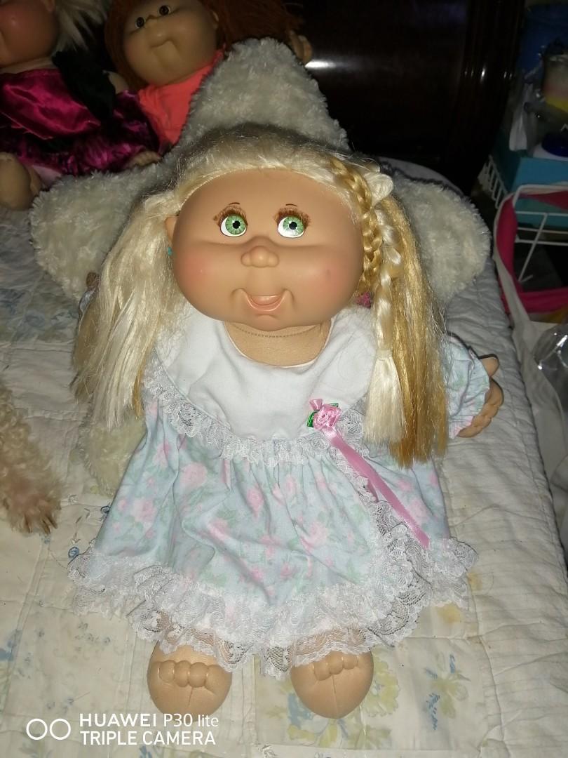 Collectible cabbage patch dolls deals